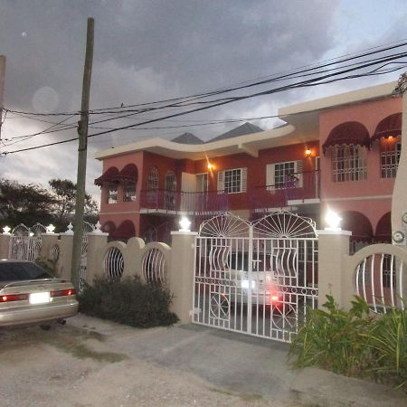 The Residence Portmore Apartments Extérieur photo