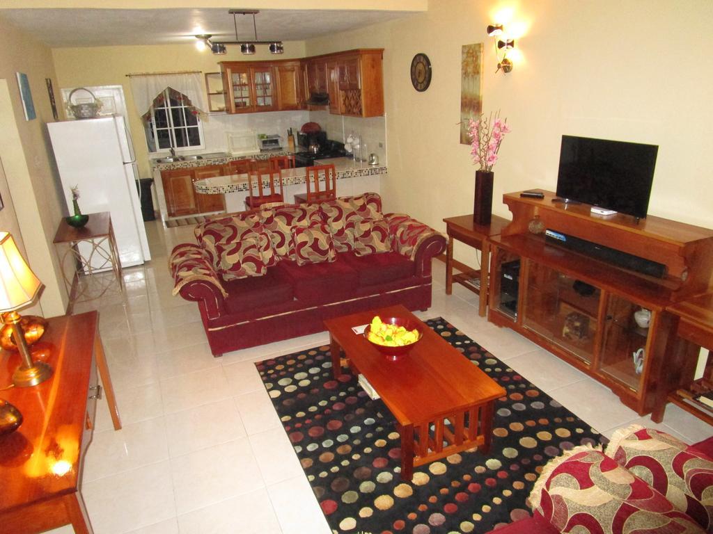 The Residence Portmore Apartments Extérieur photo