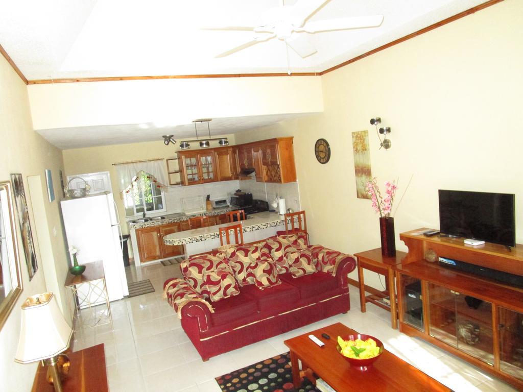 The Residence Portmore Apartments Extérieur photo