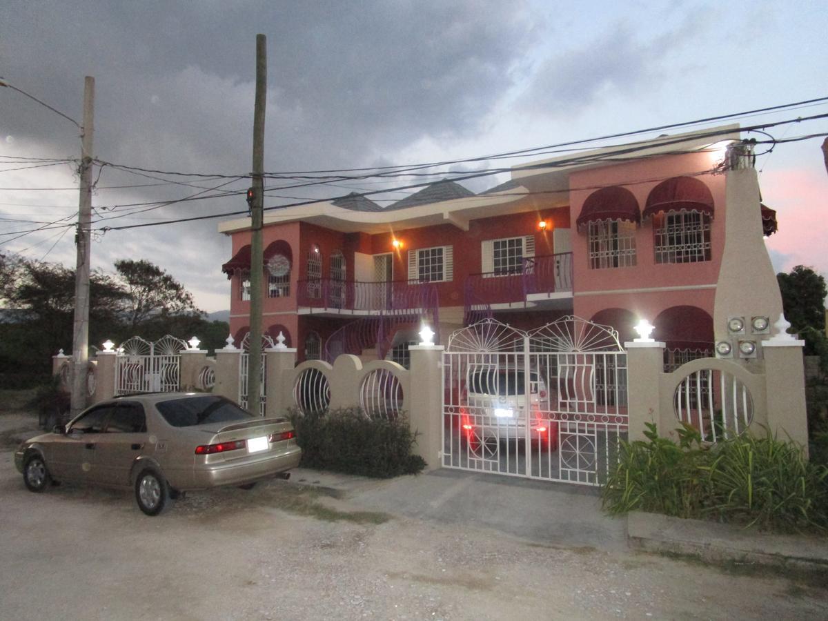 The Residence Portmore Apartments Extérieur photo